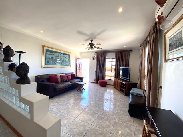 8 Bedroom Property for Sale in Walmer Estate Western Cape